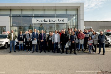 Isporuka SEAT - „Crveni i Red Taxi“