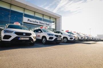 Isporuka SEAT - „Crveni i Red Taxi“